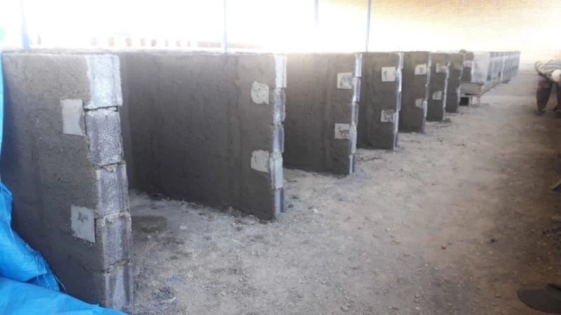 عملیات سیمان‌ کاری باکس‌ های آغوزخانه در پروژه 6 هزار راسی ملایر