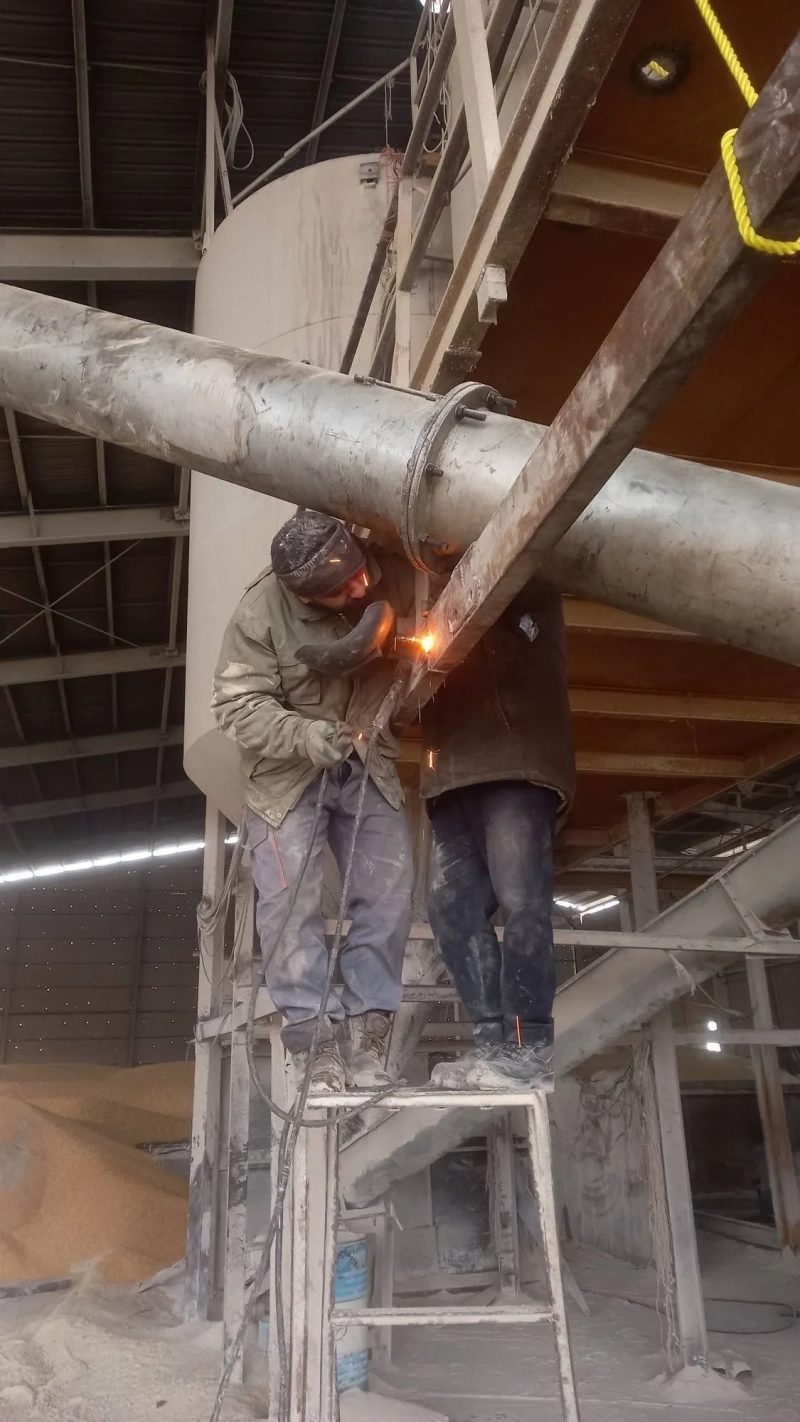 عملیات افزایش راندمان و ارتقای عملکرد آوگر تخلیه میکسر در کارخانه خوراک ملاردشیر